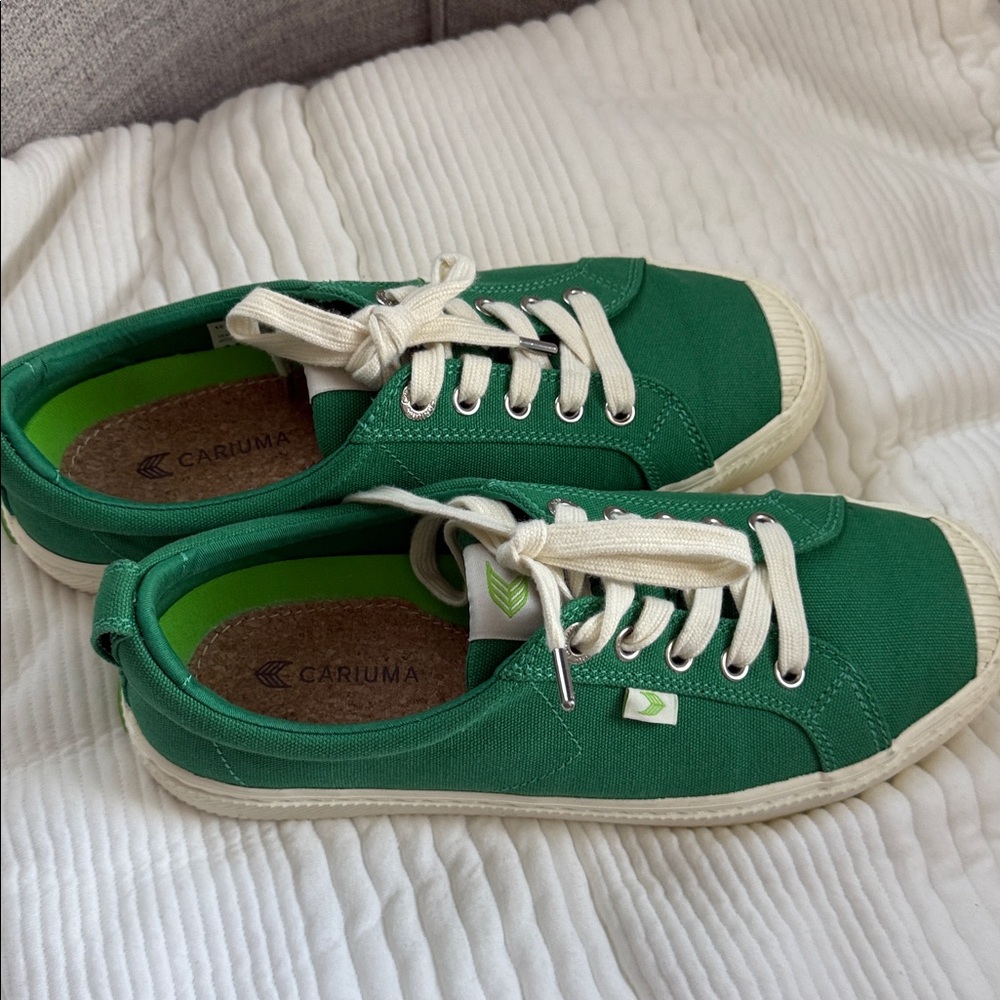 CARIUMA Women’s Green Canvas Sneaker - Picture 7 of 10